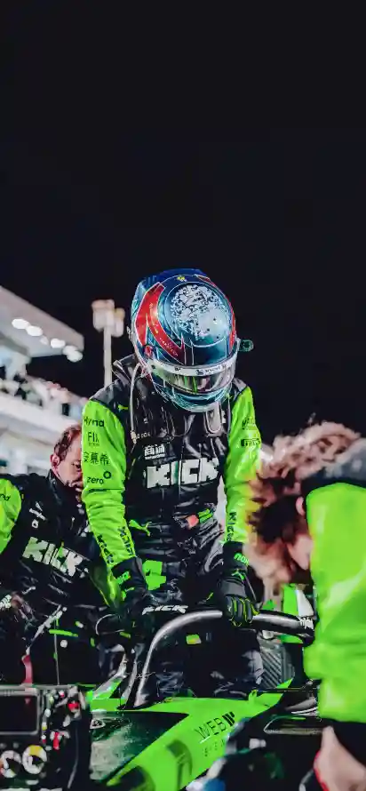 4kF1壁纸 - 周冠宇 - F1赛车 - 中国车手「哲风壁纸」