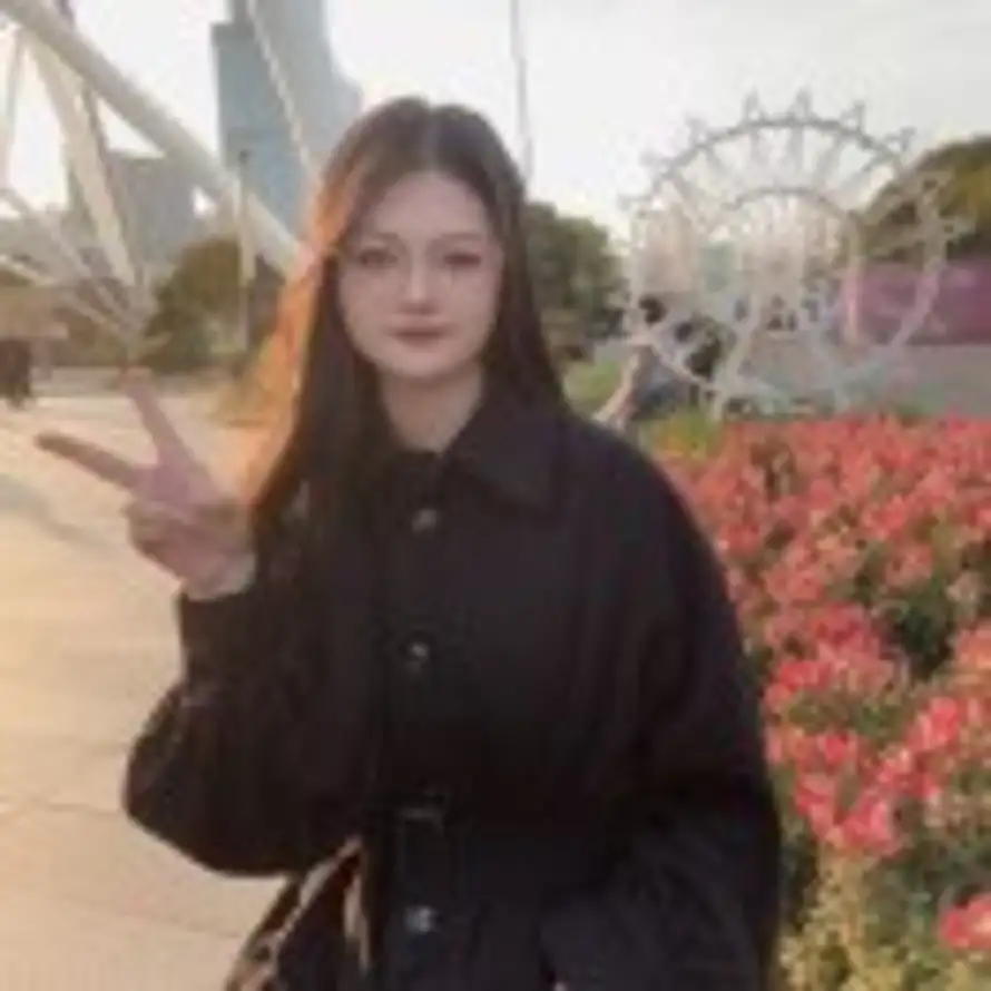 里里的头像