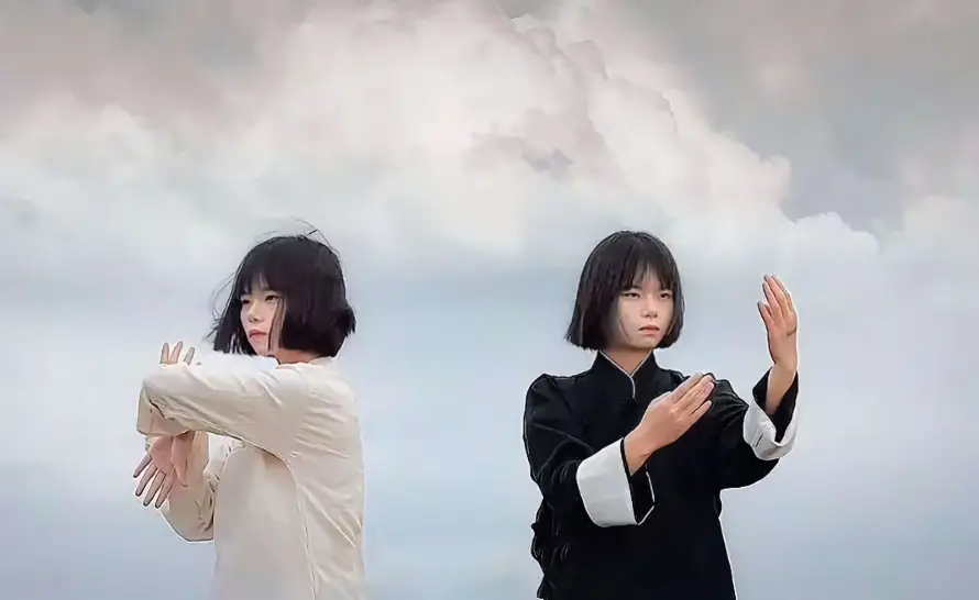 4k云层背景壁纸-云海对练壁纸和双人武术-太极双生「哲风壁纸」