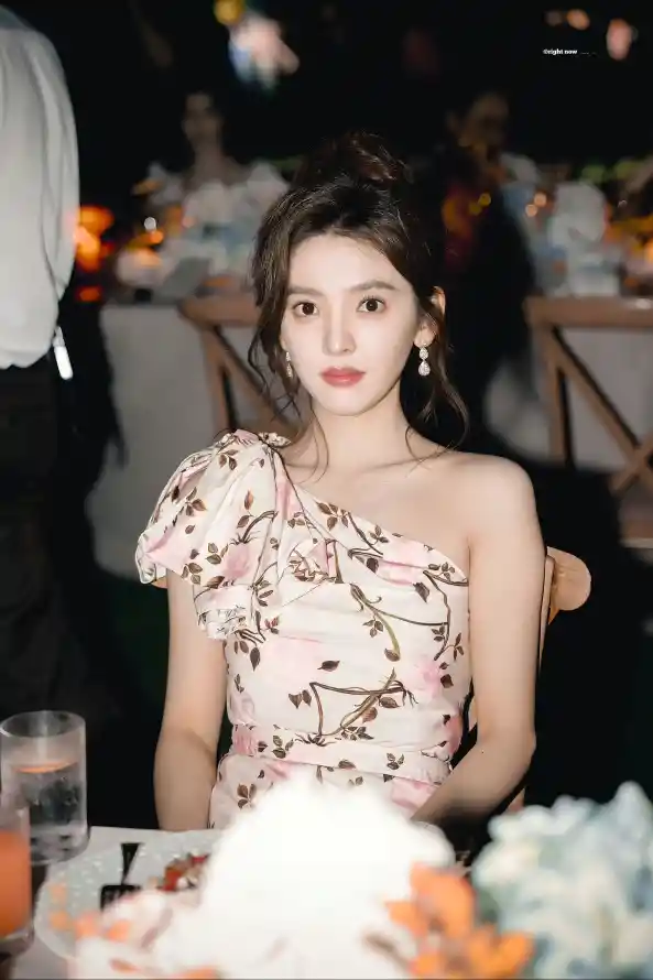 4k明星壁纸 - 晚宴 - 美女 - 章若楠「哲风壁纸」