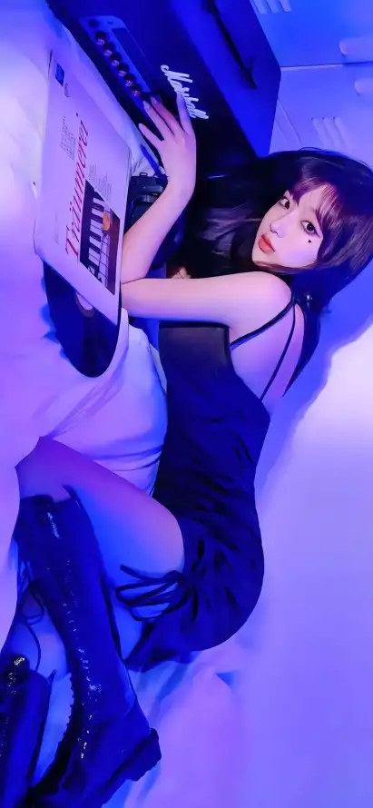 4k美女壁纸 - 小姐姐 - 个性穿搭 - 暗夜氛围「哲风壁纸」
