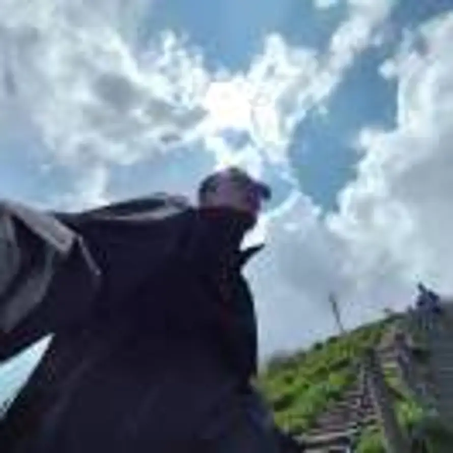 此心光明~的用户头像 - 哲风壁纸