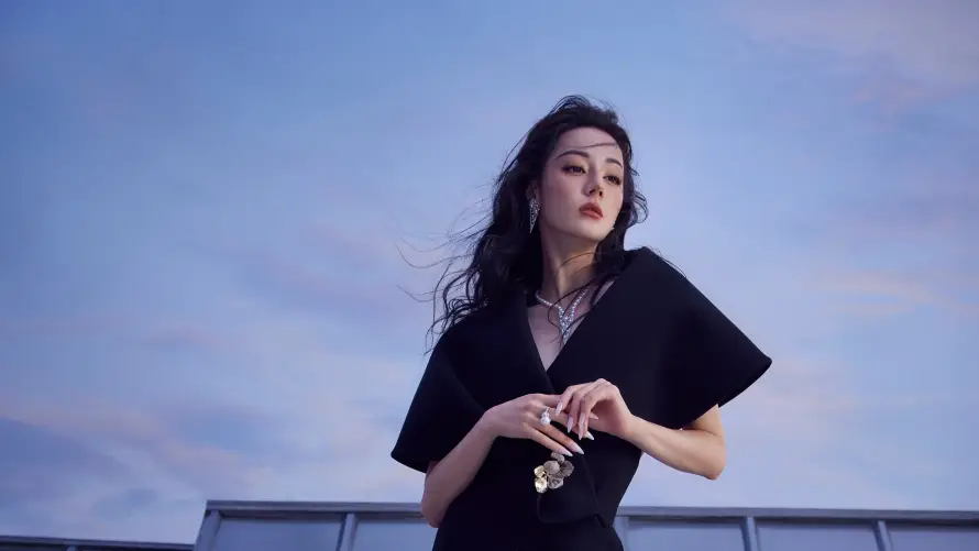 4k时尚壁纸 - 魅力 - 女明星 - 户外拍摄「哲风壁纸」