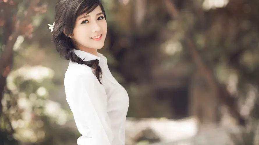 4k微笑壁纸 - 户外 - 白衣 - 美女「哲风壁纸」 4k微笑壁纸 - 户外 - 白衣 - 美女「哲风壁纸」