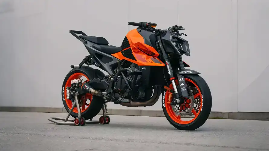 4k街车壁纸 - KTM - 摩托车 - 橙色轮毂「哲风壁纸」