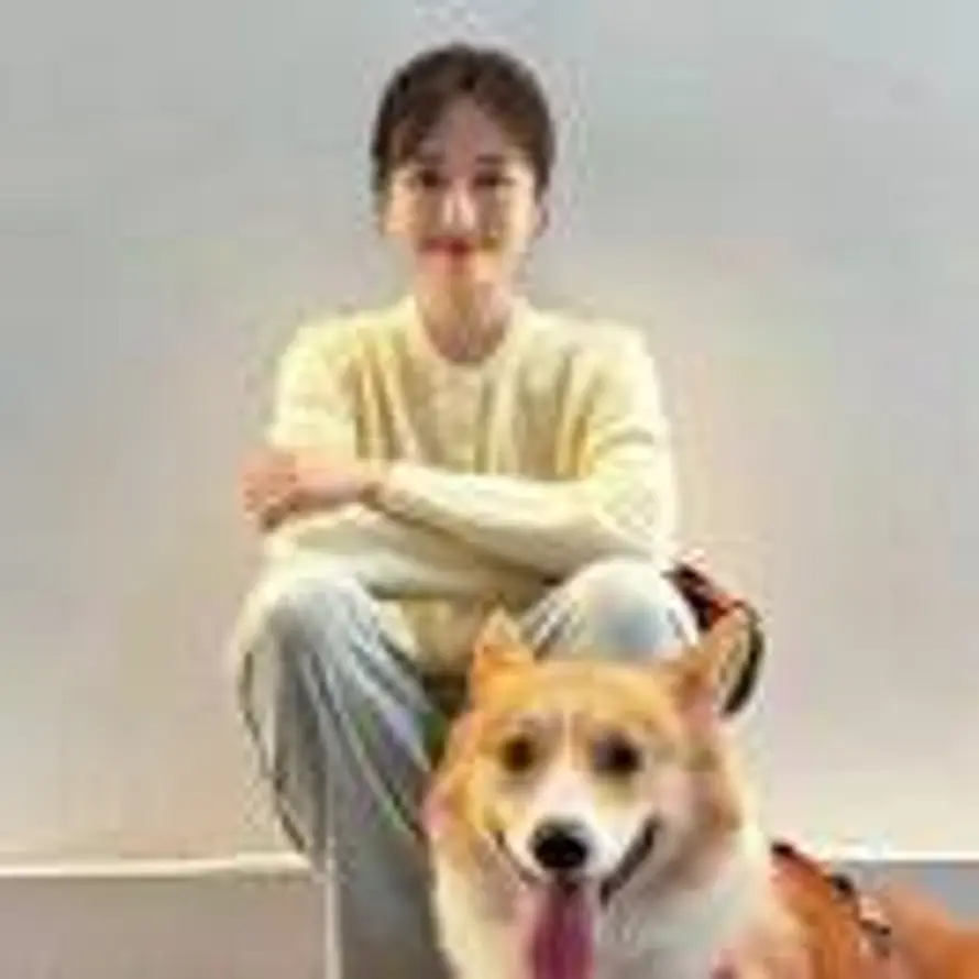 少了颗狗牙的头像