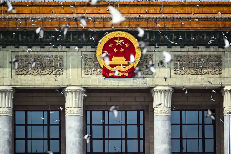4k国徽壁纸 - 庆典 - 红旗 - 和平鸽「哲风壁纸」