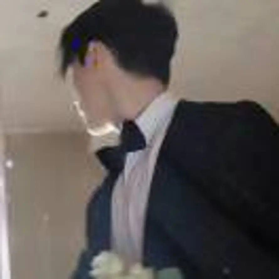 鱼头休走的用户头像 - 哲风壁纸