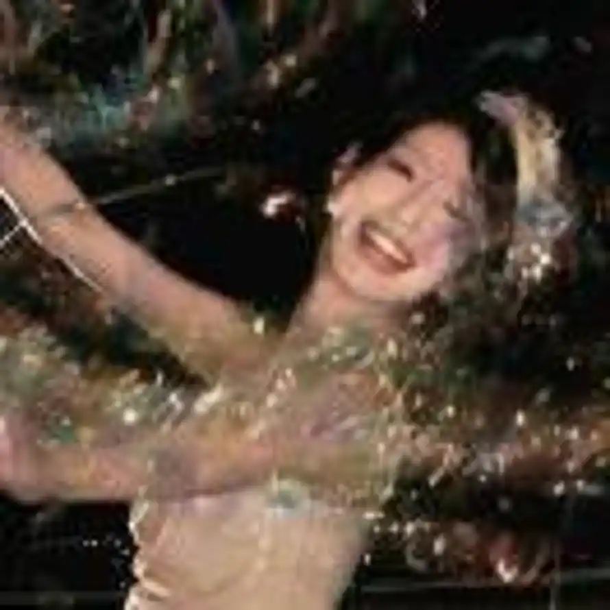 对方正在长头发的头像