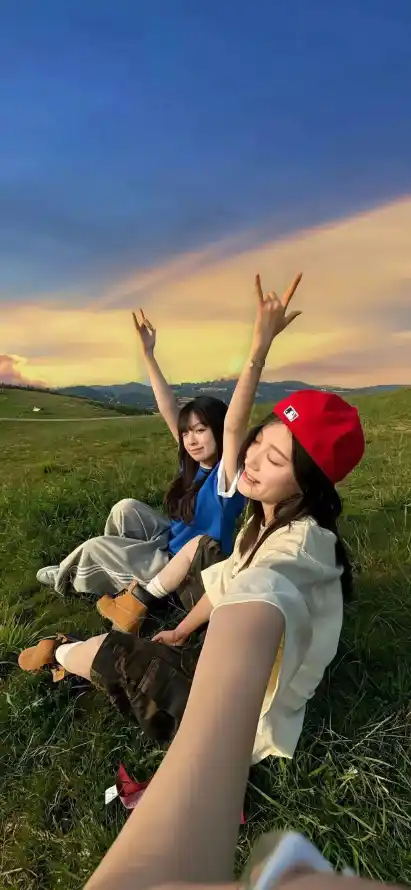4k女孩壁纸 - 红帽 - 自拍 - 草原「哲风壁纸」