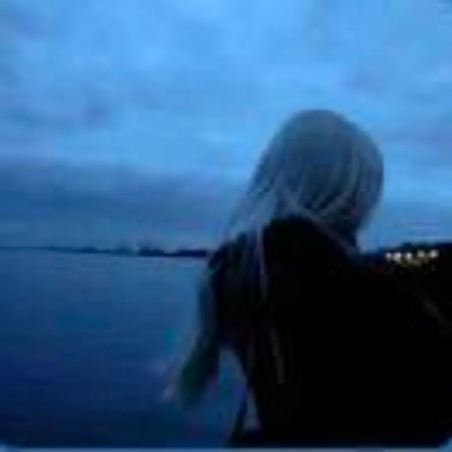 失色的雨的头像