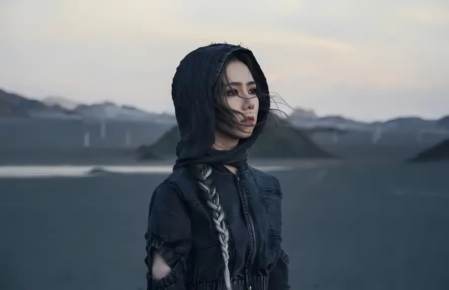 4k美女壁纸 - 暗黑 - 邓紫棋 - wallpaper「哲风壁纸」