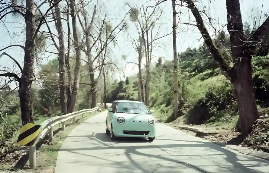 4k山路壁纸 - 护栏 - 树木 - 汽车「哲风壁纸」