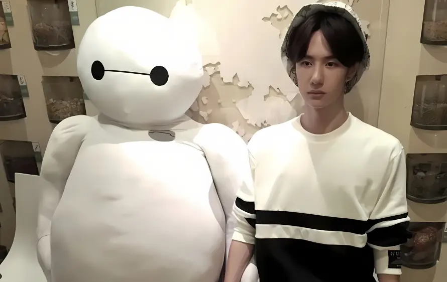 4k大白壁纸 - 帅哥 - 明星 - 王一博「哲风壁纸」 4k大白壁纸 - 帅哥 - 明星 - 王一博「哲风壁纸」