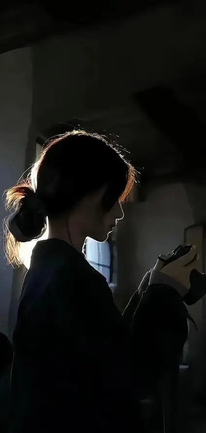 4k剪影壁纸 - 女生 - 文艺 - 逆光「哲风壁纸」