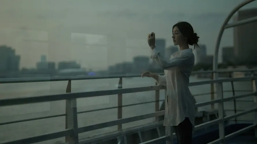 4k城市壁纸 - 女子 - 拍照 - 游轮「哲风壁纸」