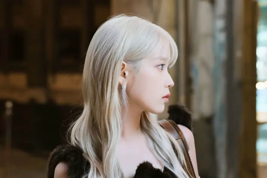 4kIU壁纸 - 侧颜 - 时尚 - 耳饰「哲风壁纸」