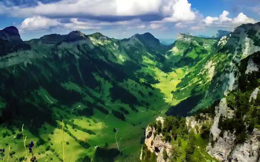 4k山峰壁纸 - 山谷 - 白云 - 草地「哲风壁纸」 4k山峰壁纸 - 山谷 - 白云 - 草地「哲风壁纸」