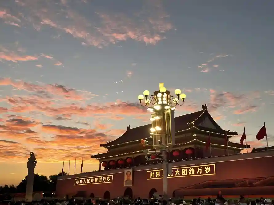 2k华表壁纸-天安门 - 红旗-壁纸分享「哲风壁纸」