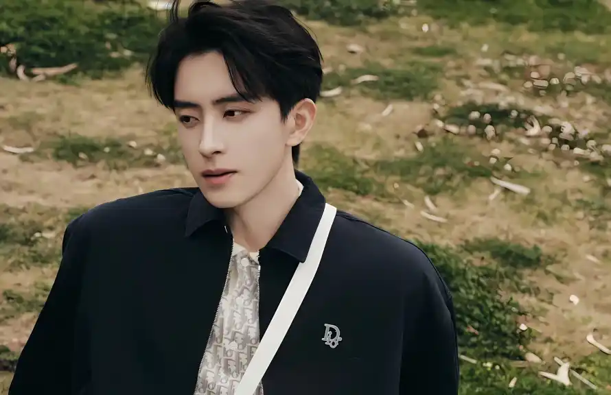 4k帅哥壁纸 - 户外 - 草地 - 敖瑞鹏「哲风壁纸」 4k帅哥壁纸 - 户外 - 草地 - 敖瑞鹏「哲风壁纸」