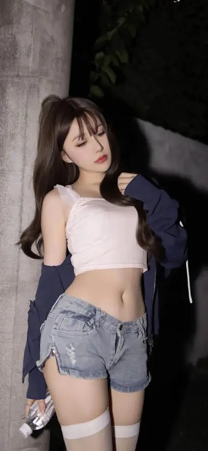 4k手机壁纸 - 美女 - 手机壁纸 - 牛仔短裤「哲风壁纸」