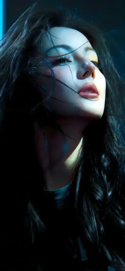 4k明星壁纸 - 暗黑 - 长发 - 冷色调「哲风壁纸」