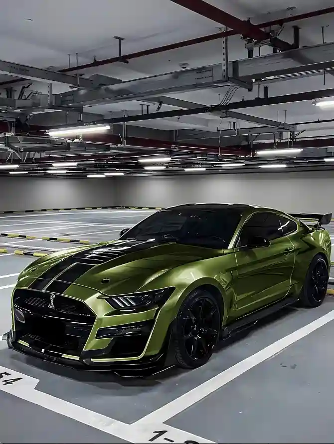 4k绿色壁纸 - 跑车 - 车库 - 停车场「哲风壁纸」