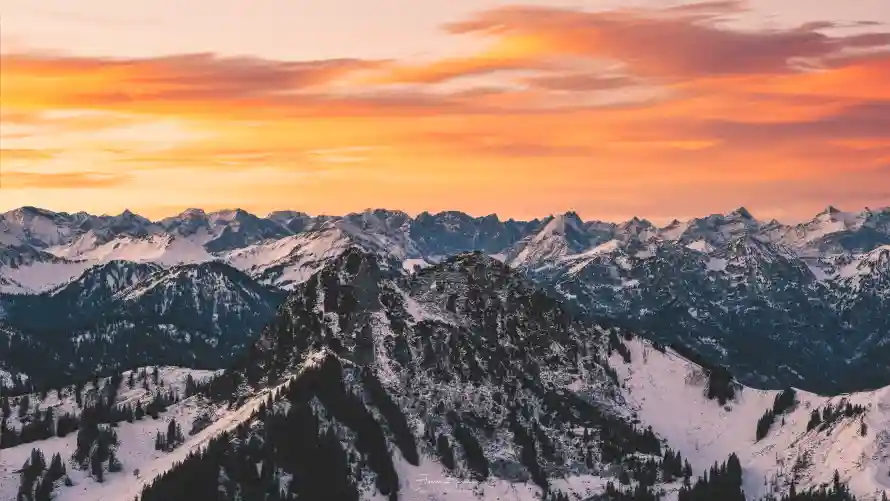 4k山峰壁纸 - 日落 - 晚霞 - 森林「哲风壁纸」