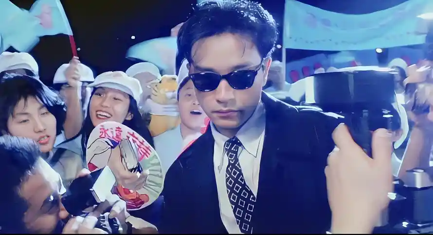 4k墨镜壁纸 - 港风 - 街拍 - 西装「哲风壁纸」 4k墨镜壁纸 - 港风 - 街拍 - 西装「哲风壁纸」