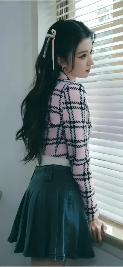 4k侧身壁纸 - 发饰 - 王楚然 - 百叶窗「哲风壁纸」