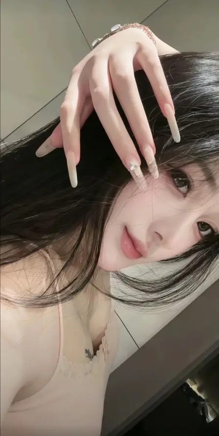 4k室内壁纸 - 美甲 - 真人美女 - 精致妆容「哲风壁纸」