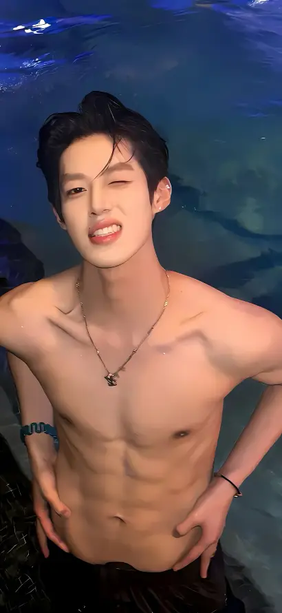 4k帅气壁纸 - 水下 - 腹肌 - 项链「哲风壁纸」