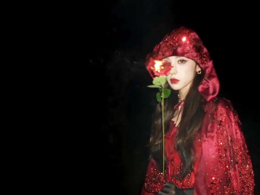 4k亮片壁纸 - 红花 - 长发 - 女明星「哲风壁纸」 4k亮片壁纸 - 红花 - 长发 - 女明星「哲风壁纸」