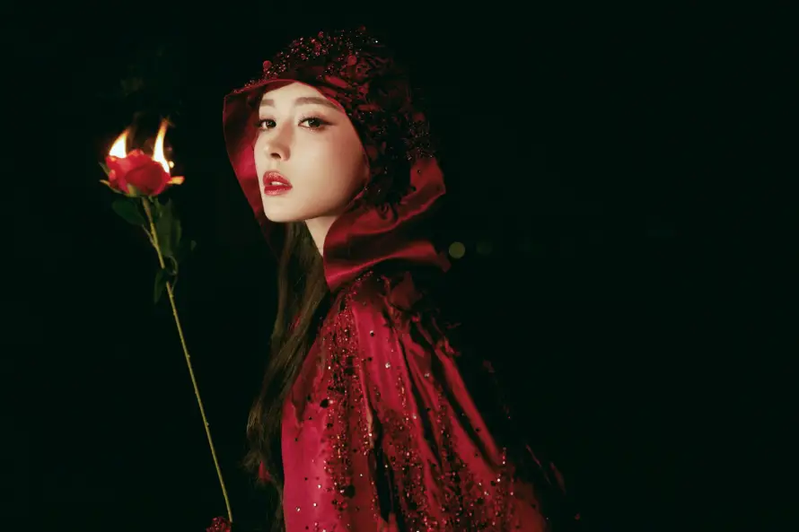 4k红衣壁纸 - 女明星 - 古力娜扎 - 复古造型「哲风壁纸」 4k红衣壁纸 - 女明星 - 古力娜扎 - 复古造型「哲风壁纸」