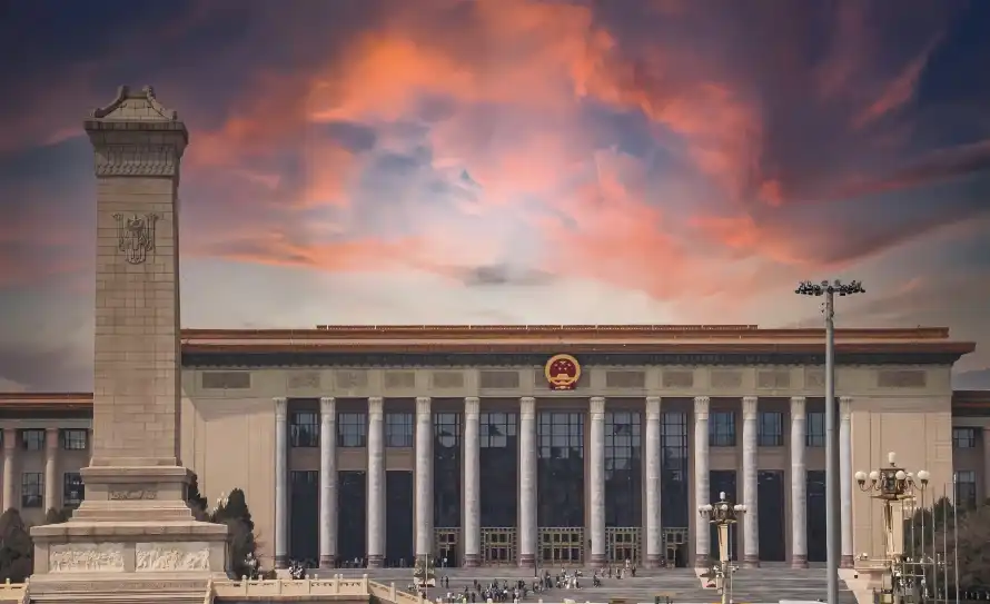 4k党风壁纸-红色天空与建筑-人民大会堂「哲风壁纸」