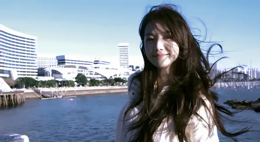 2k水边壁纸-卢昱晓和湖边-城市建筑免费下载「哲风壁纸」