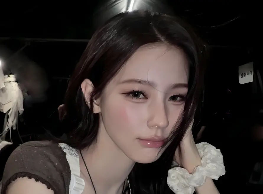 2k室内壁纸-赵美廷 - 美女-棕色上衣热门的壁纸「哲风壁纸」