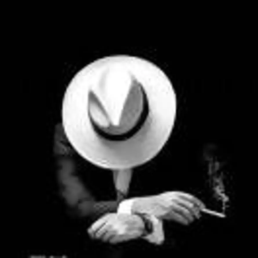    天青青小高云的头像