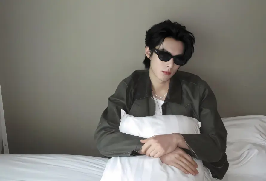 2k休闲壁纸-王鹤棣壁纸和外套-壁纸推荐「哲风壁纸」