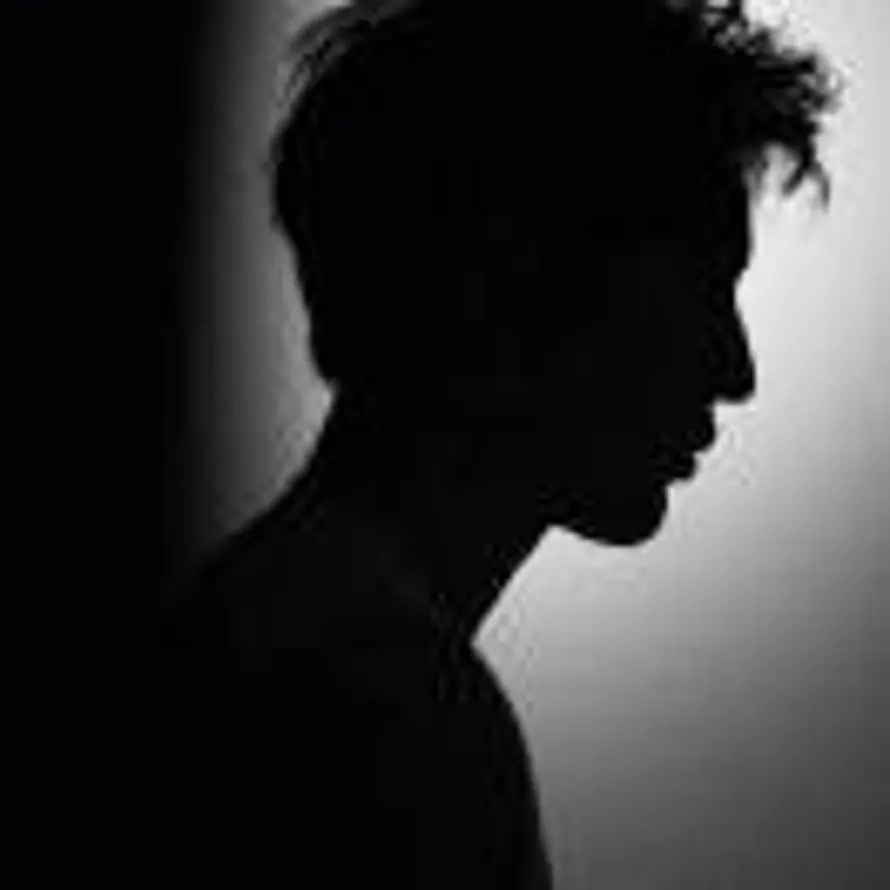 余墨_借钱拉黑（急事弹语音）的头像