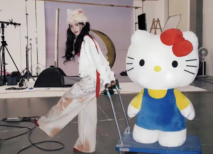 4k美女壁纸 - 长发 - 凯蒂猫 - 章若楠「哲风壁纸」 4k美女壁纸 - 长发 - 凯蒂猫 - 章若楠「哲风壁纸」