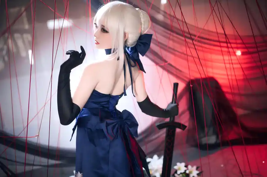 4k美女壁纸 - cos - 蓝色礼服 - 黑色手套「哲风壁纸」