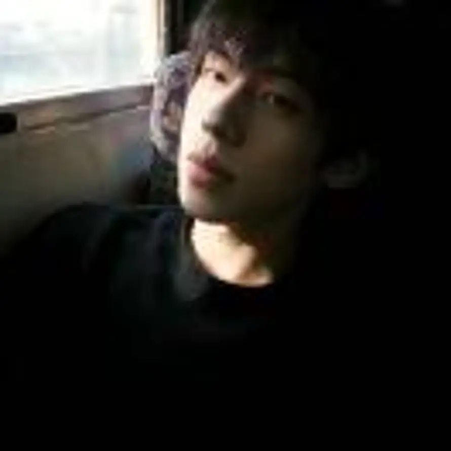 枷锁（收打手 收资源陪）的头像