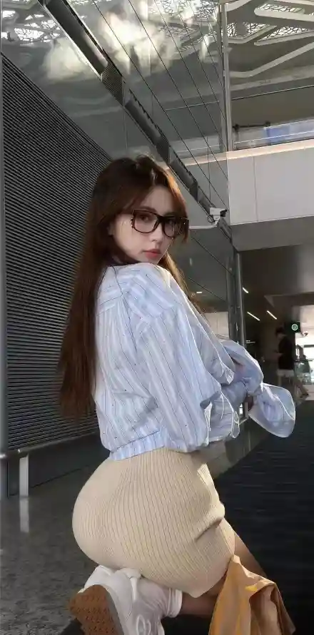 4k美女壁纸 - 长袜 - Ios - 室内背景「哲风壁纸」