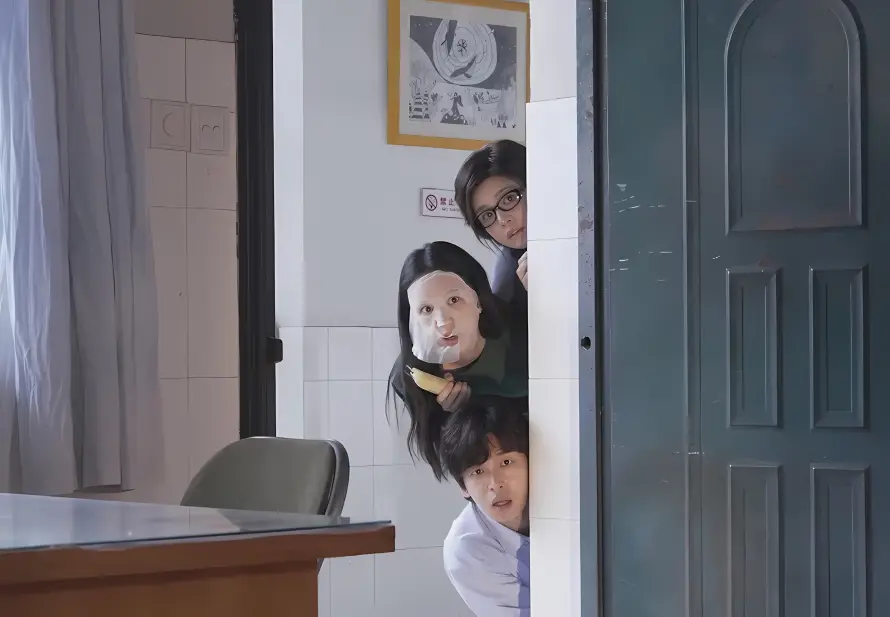 4k周也壁纸 - 室内 - 彭于晏 - 电影场景「哲风壁纸」