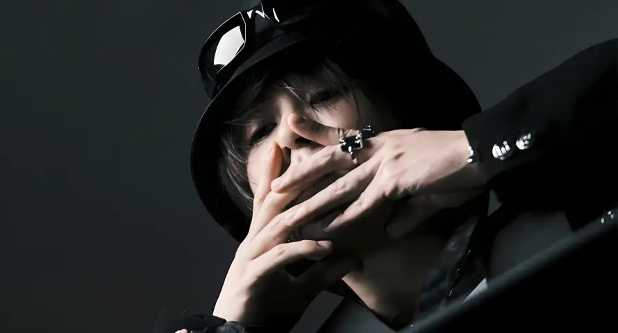 4k墨镜壁纸 - 帽子 - 捂脸 - 檀健次「哲风壁纸」