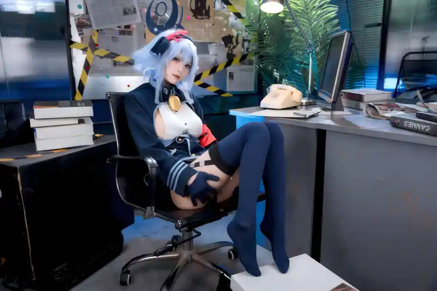 4k制服壁纸 - 美女 - 蓝发 - 长袜「哲风壁纸」