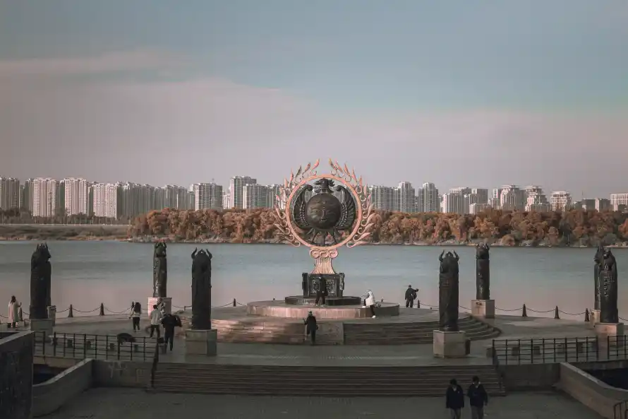 5k城市壁纸-太阳岛和河流-免费下载「哲风壁纸」