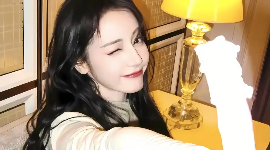 4k休闲壁纸 - 台灯 - 室内 - 微笑「哲风壁纸」