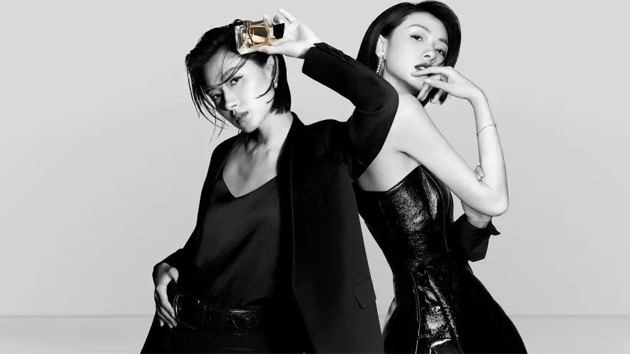 2k写真壁纸-简约背景和酷-黑衣女性壁纸分享「哲风壁纸」